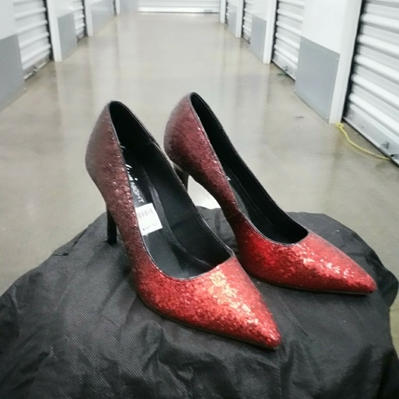 Gorgeous Red Glitter Ombre Pumps - Picture 4 of 4